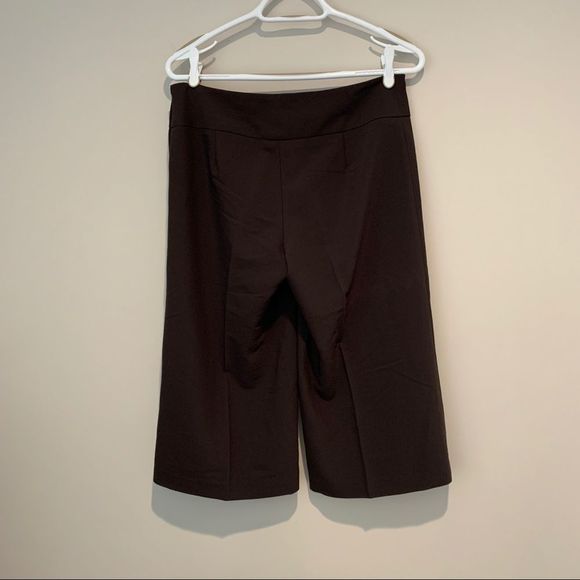 Brown RW&Co. Capris Size 6 - Picture 3 of 8